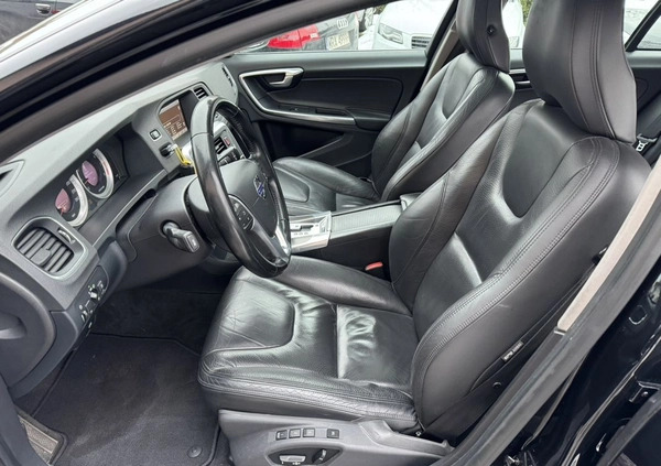 Volvo V60 cena 37900 przebieg: 248521, rok produkcji 2011 z Radom małe 352